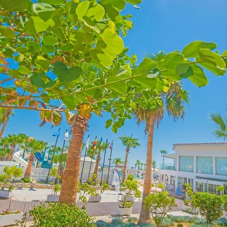 Marlita Aparthotel 3*