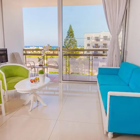 Marlita Aparthotel 3*